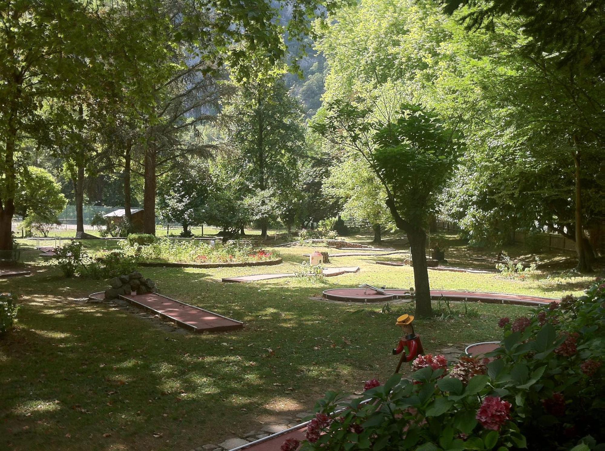Residence Thermale Du Parc Ornolac-Ussat-les-Bains Bagian luar foto