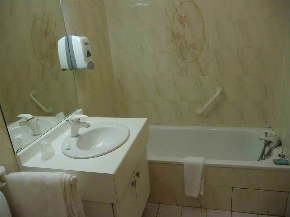 Residence Thermale Du Parc Ornolac-Ussat-les-Bains Bagian luar foto